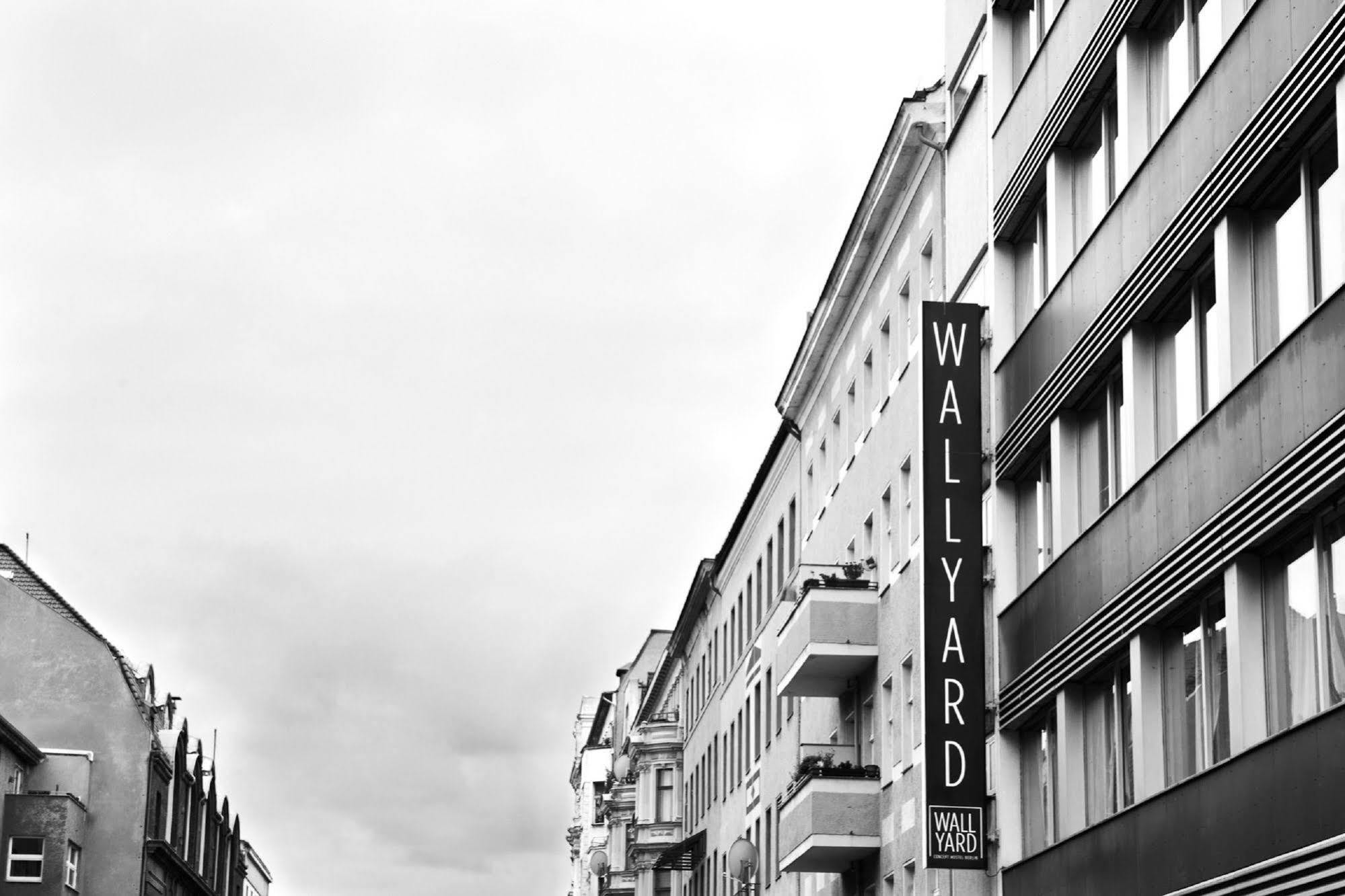 Wallyard Hostal *